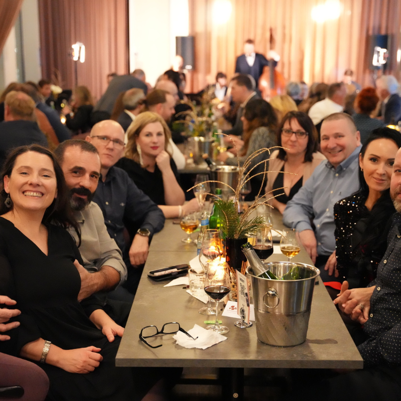 Lørdag 14. november Julebord med julebuffet & live musikk